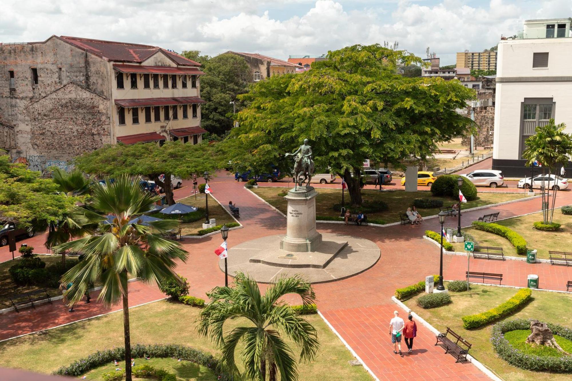 Hotel Plaza Herrera Panama Stadt Exterior foto